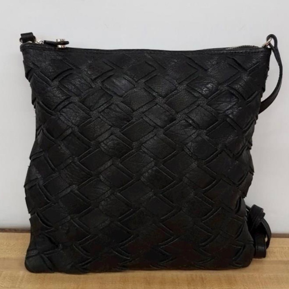 Ava Rose, black, leather shoulder purse,woven front zipper closures zip pockets
